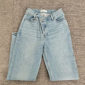 Abercrombie ‘The Dad’ High Rise Cross Over Jeans